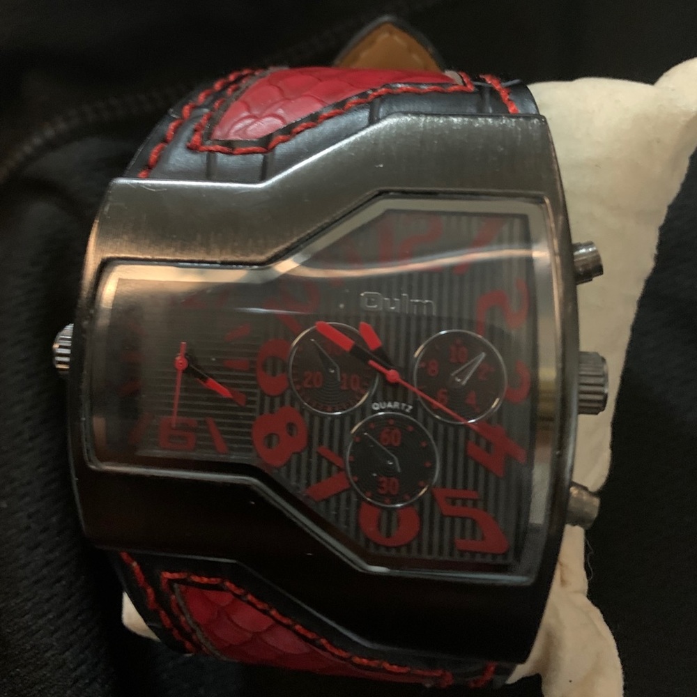 Red and black watch